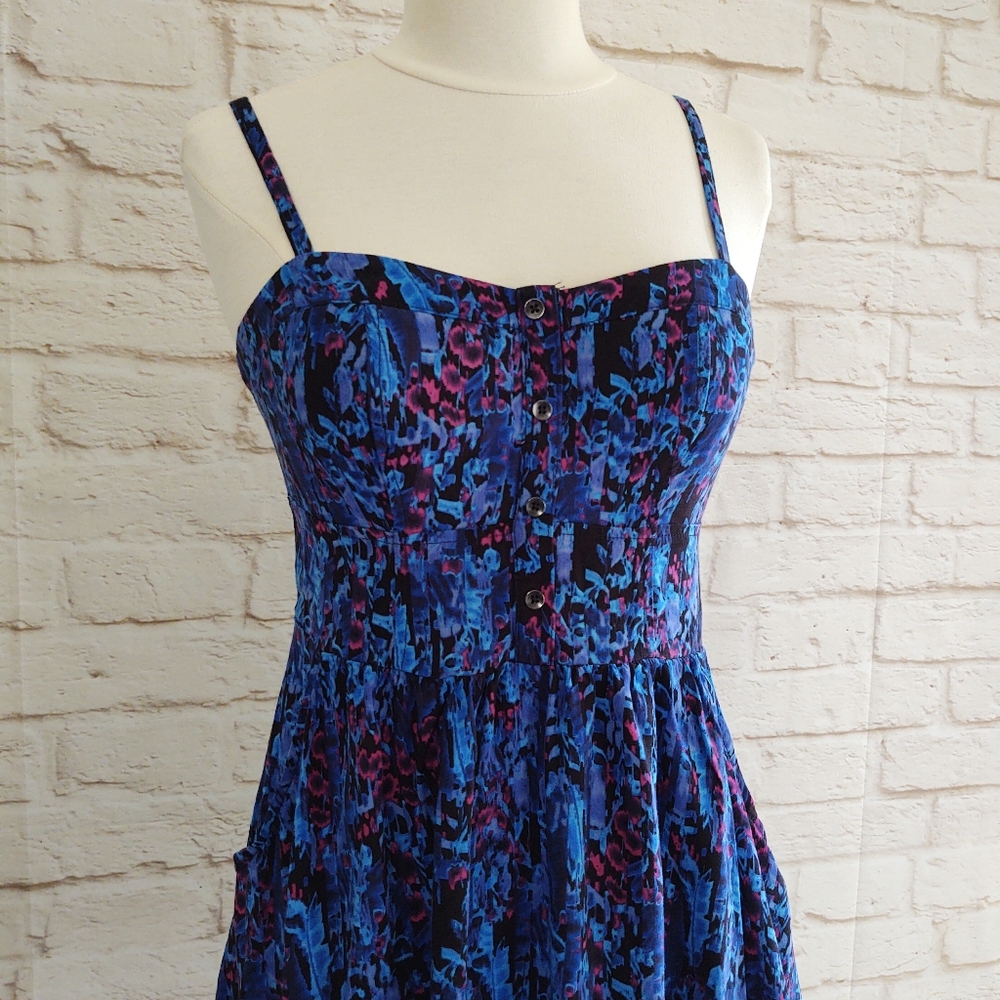 Express dress - Picture 5 of 6